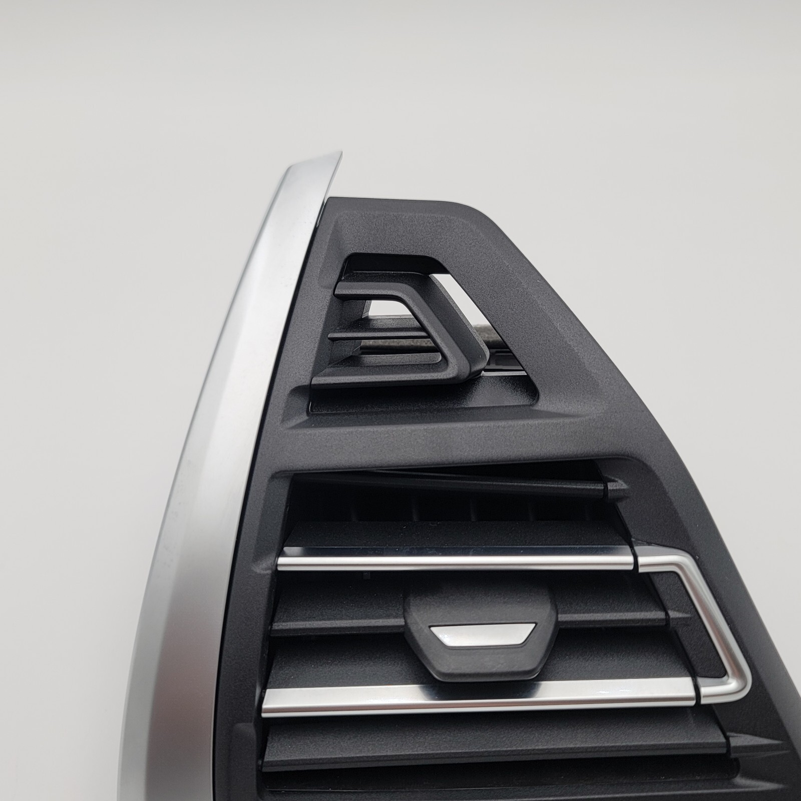 Grille D'aile Avant Droite BMW IX3 G08 X3 G01 X4 G02 LCI - Pièce D'occasion Référence 8064806