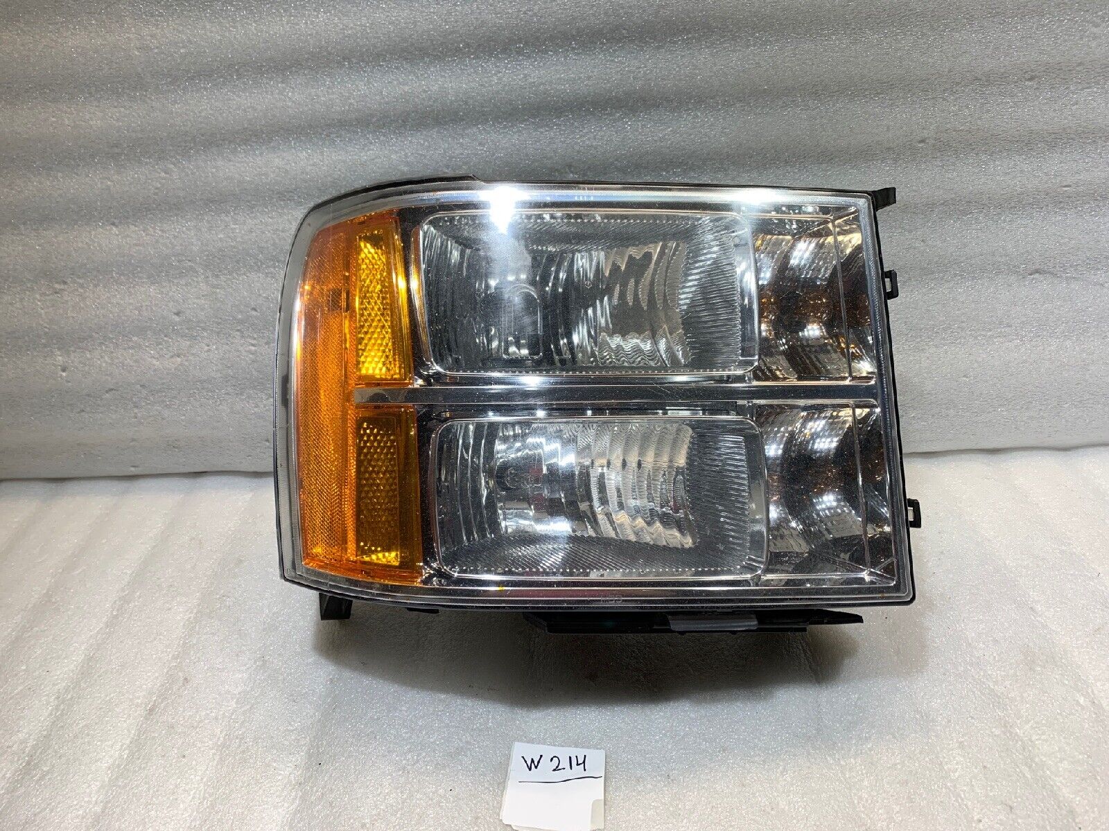 Used 2009-2013 Chevrolet Silverado1500 Headlight Oem Right Passenger ...