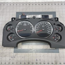 SILVERADO YUKON SIERRA TAHOE INSTRUMENT GAUGE CLUSTER SPEEDOMETER 15944011