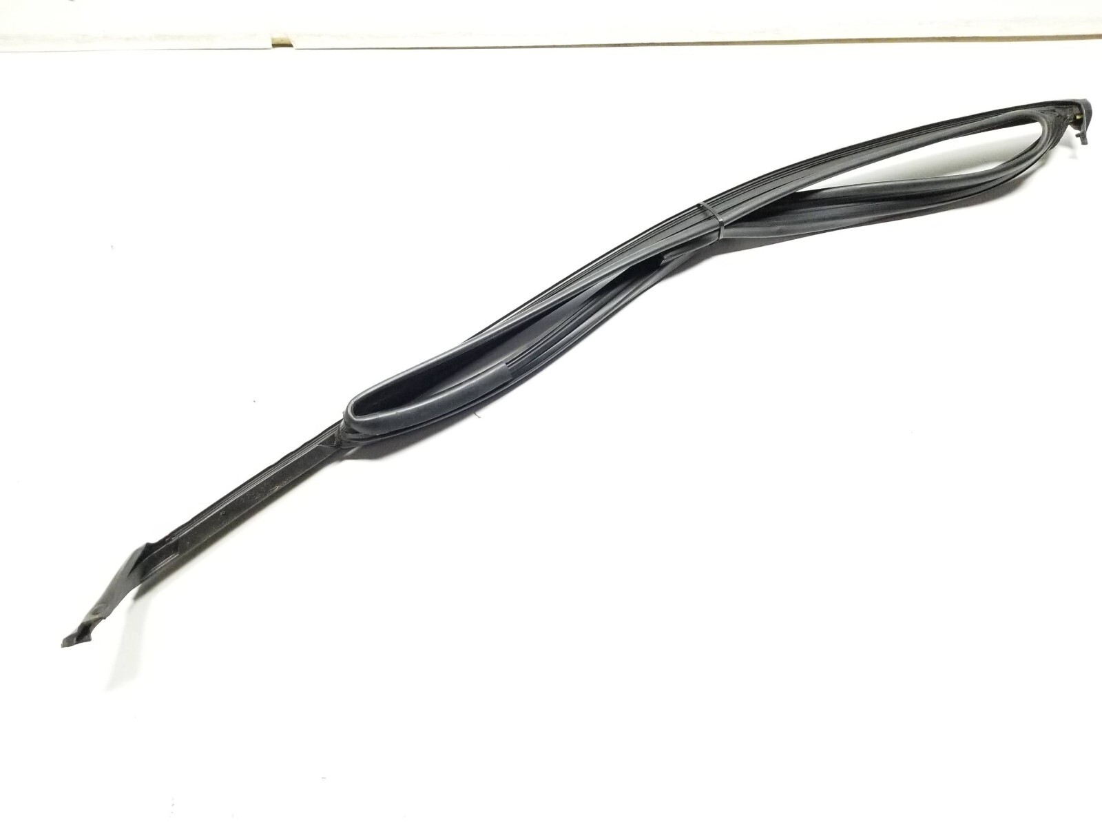 Used 20132016 Dodge Dart Front Right Pass Door Window Weatherstrip