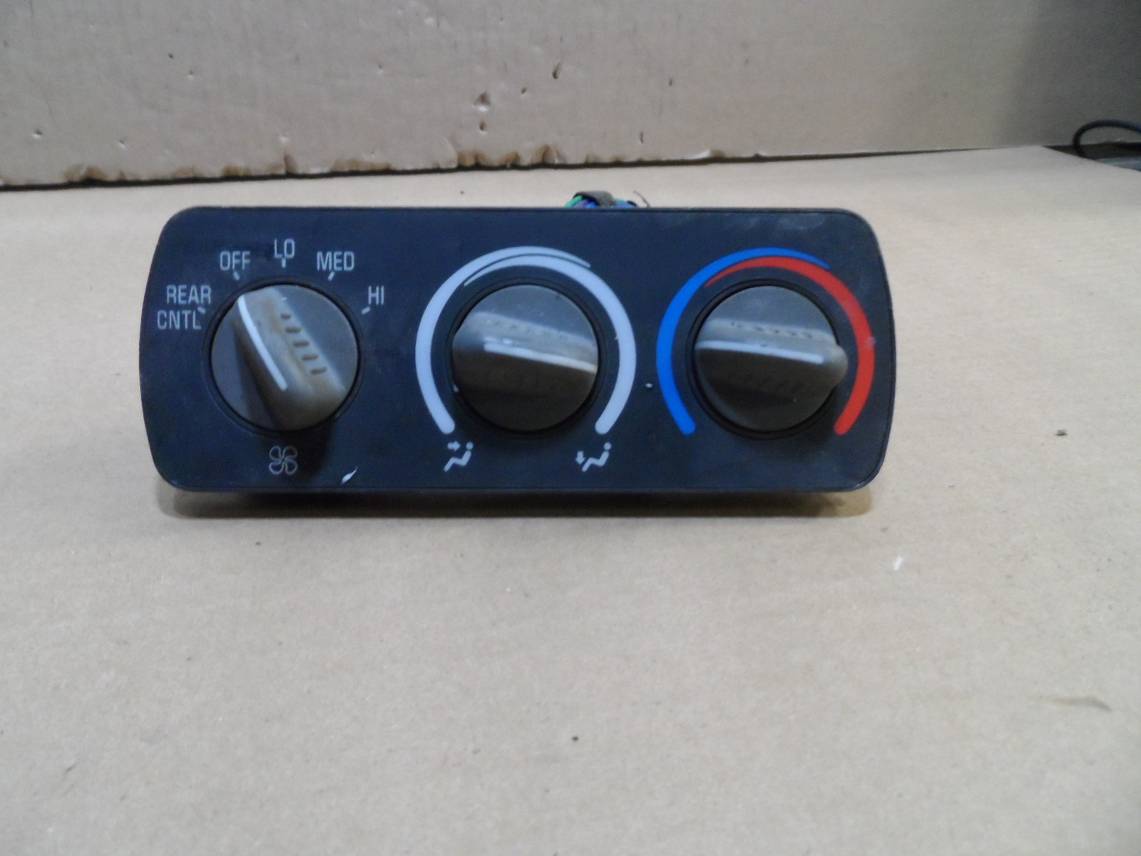 Used 1997 Chevrolet Suburban ( 16181175 ) Climate Control Switch Heater