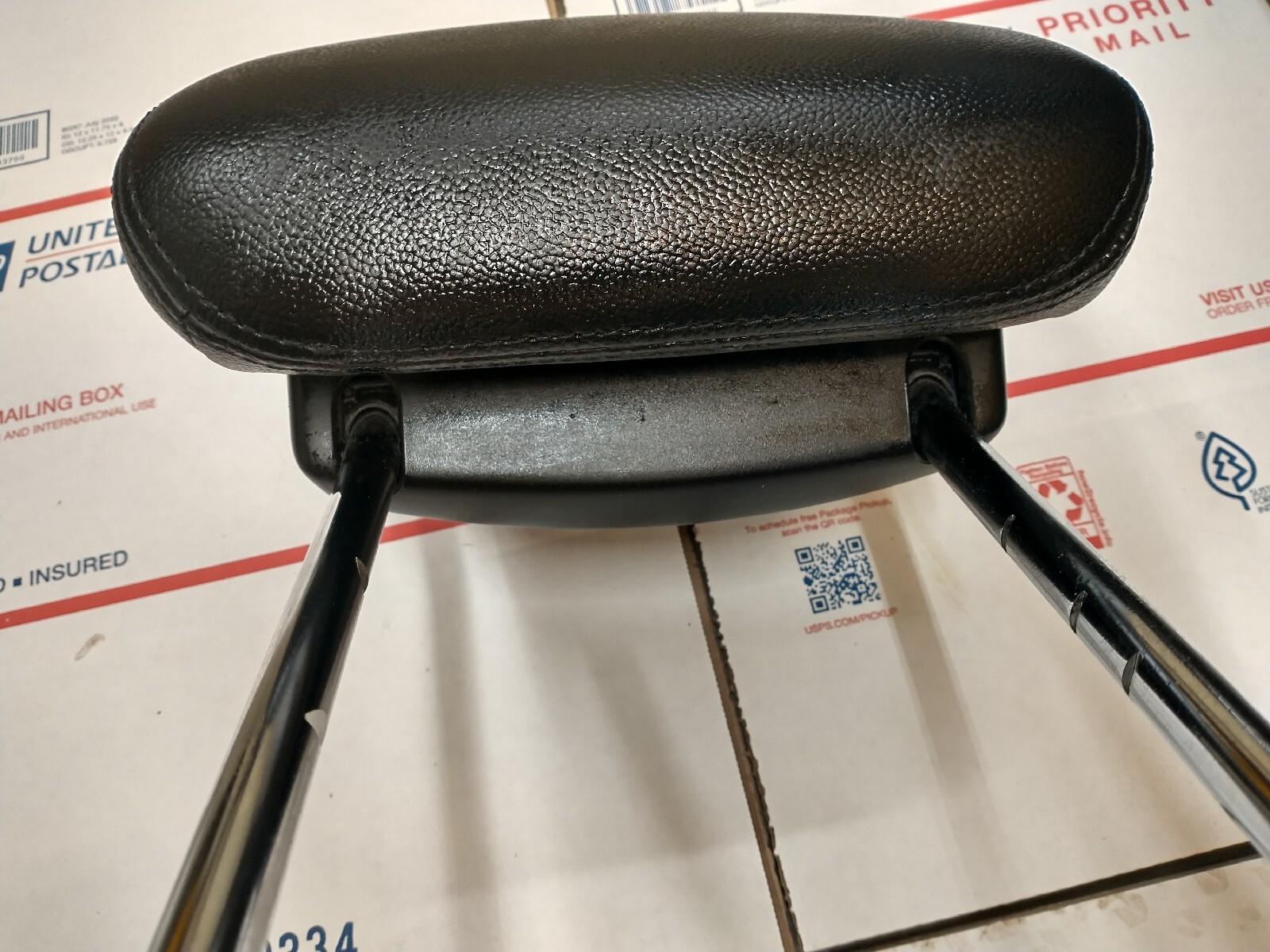 Used 1119 Grand Caravan Town & Country Front Seat Black Leather Active