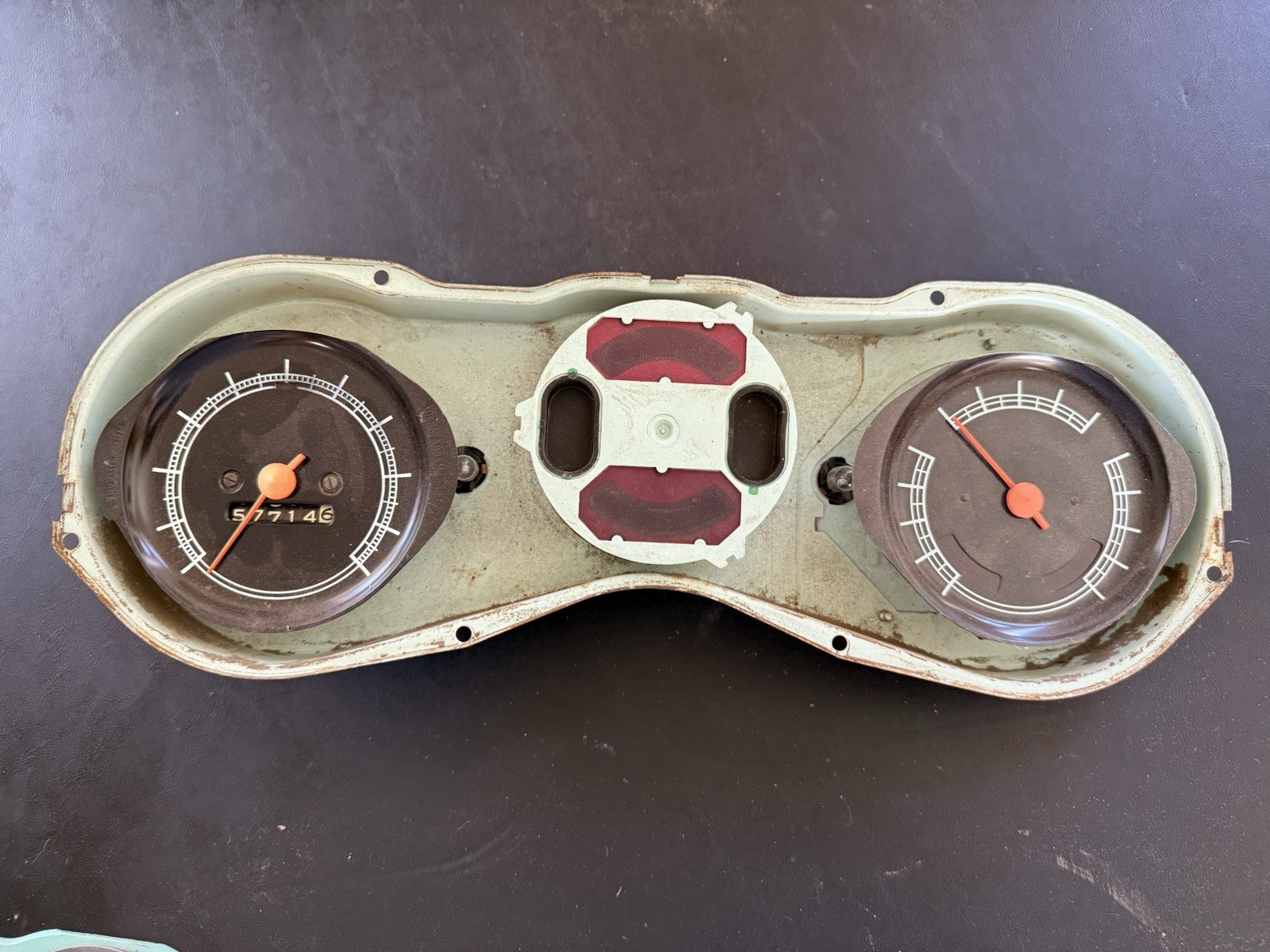 Upgrade The Gauges In Your 1967-1972 GM Truck With Classic Instruments - Motor Life - Foto 7