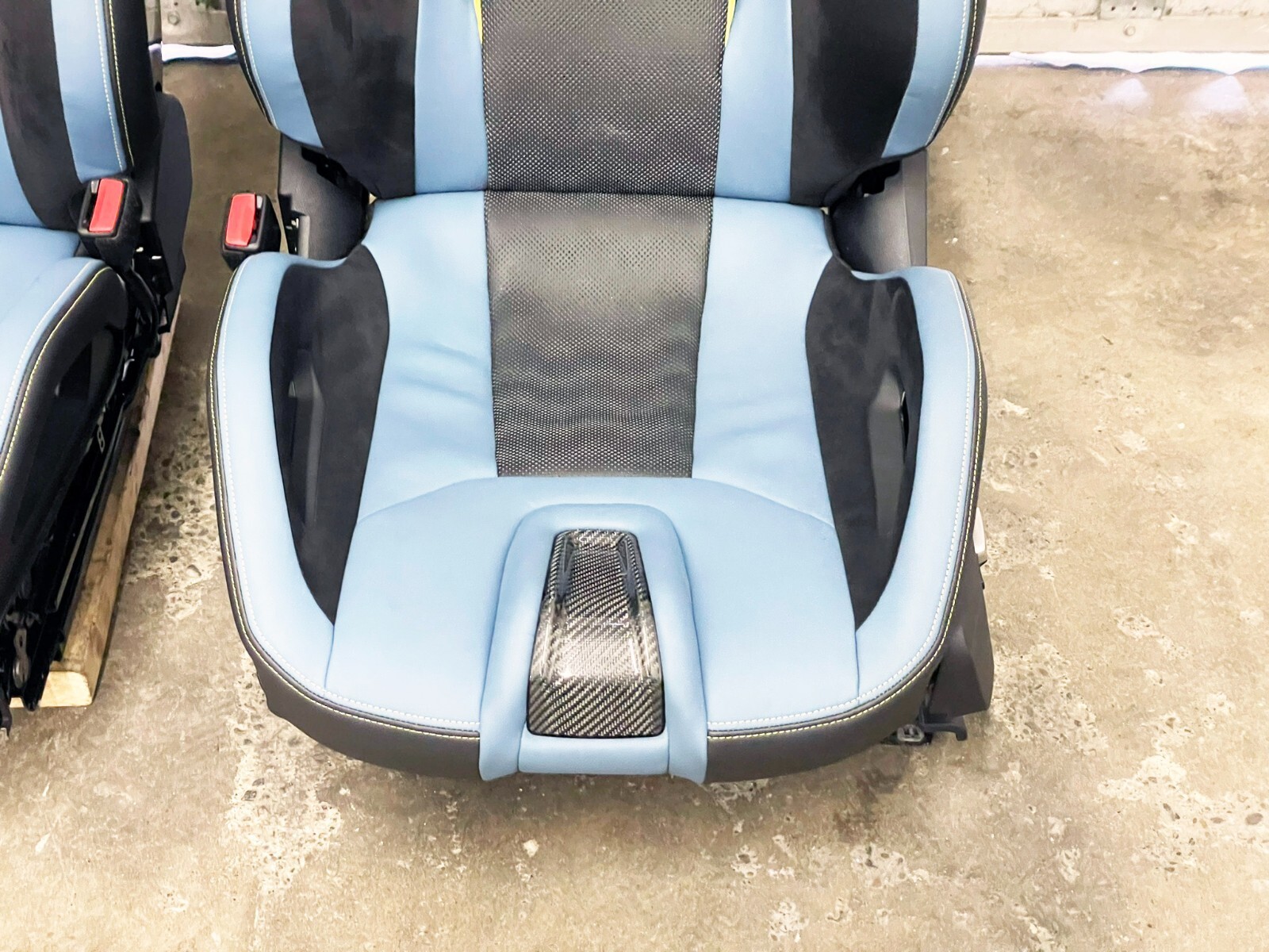 Used 2124 Bmw M4 G82 Carbon Bucket Seats Carbon Fiber Seats Pair 4k