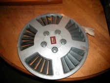 1988-1989 CALAIS WHEEL COVER FIN TYPE