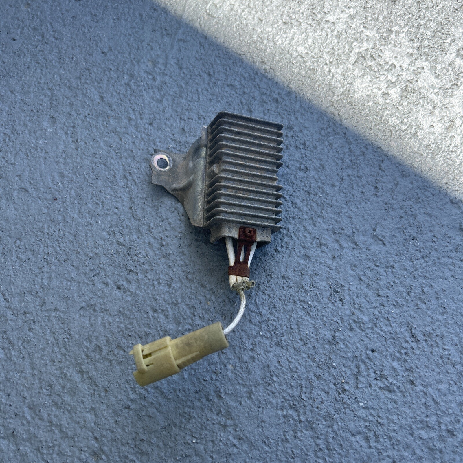 Used 1988 Toyota Pickup 22re Efi Fuel Injector Resistor Module 28515