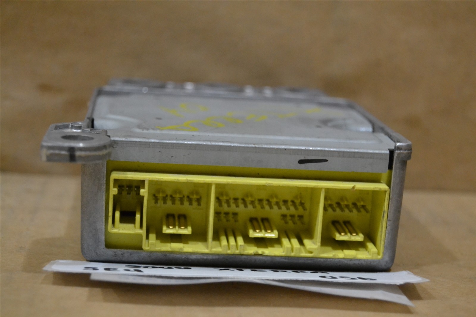 Used 20022004 Nissan Xterra Air Bag Control Unit 285568z801 Module