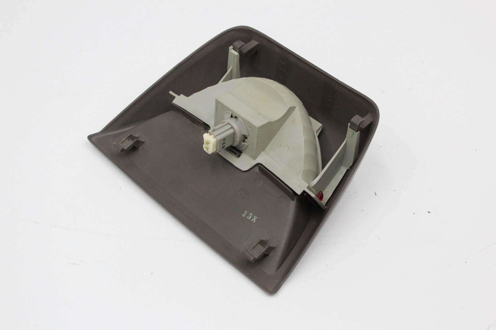 Used 20012006 Lexus Ls430 Rear Upper Third Brake Light Oem for Sale