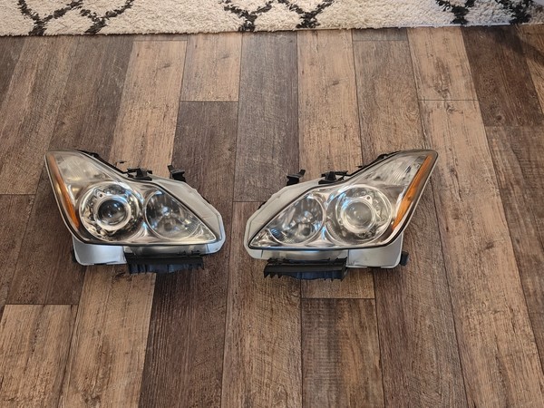 Used Infiniti G37 Headlights for Sale