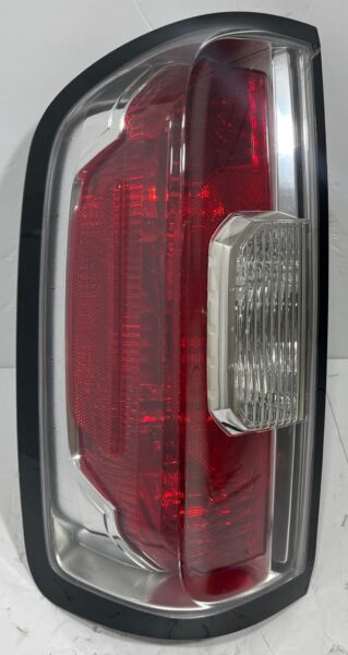 格安 USテールライト テールライトアッシーTYC 11-6165-00 Tail Light