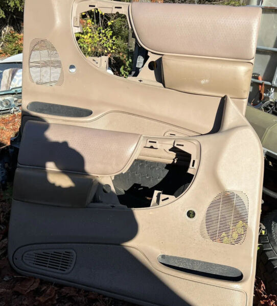 Used 2000 Ford Ranger Interior Door Panels and Parts for Sale