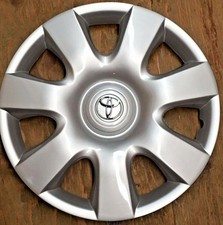 61115 USED 15" HUBCAP CHROME LOGO '02-'04 TOYOTA CAMRY 7 SPOKE 