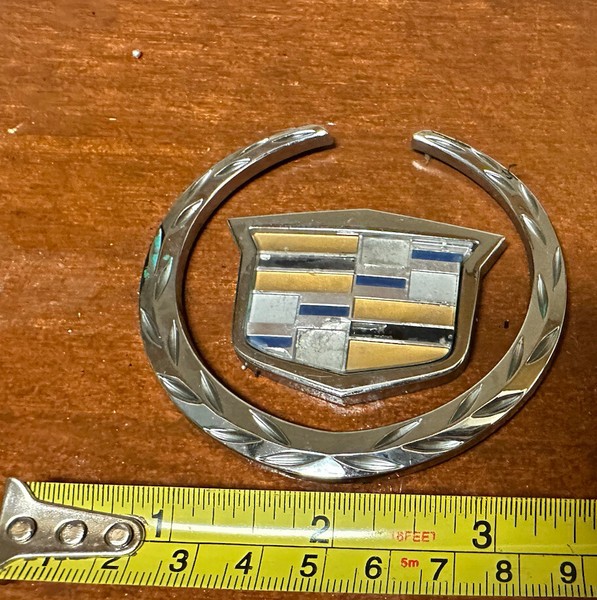 Used Cadillac SRX Emblems for Sale
