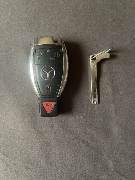 Ford Lincoln Mercury 2L2T-15K601-BA OEM 4 Button Key Fob